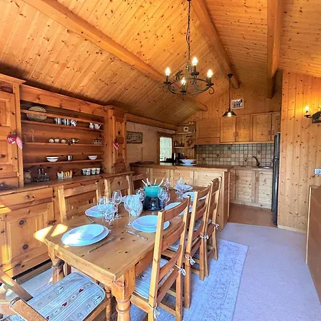 4 Pieces Aux Pieds, Cheminee, Piscine, Meribel, 6-8 Pers - Fr-1-180-177 *